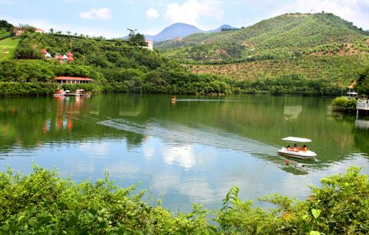 雁鸣湖（吉林省敦化市雁鸣湖）