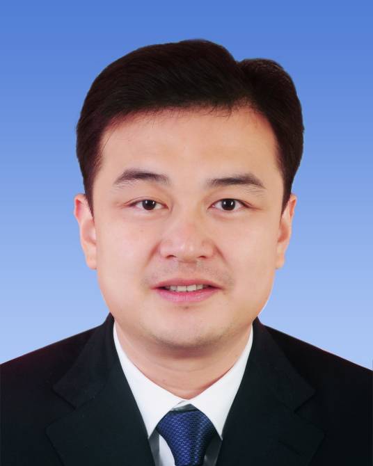 白云峰（湖南省委办公厅副主任，西藏自治区山南市委副书记，政府党组成员、常务副市长）