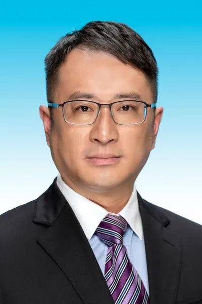 黄进（四川省甘孜州政府副州长，得荣县委书记）