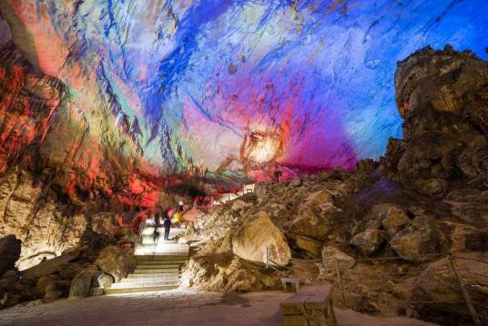 毕节市织金洞景区