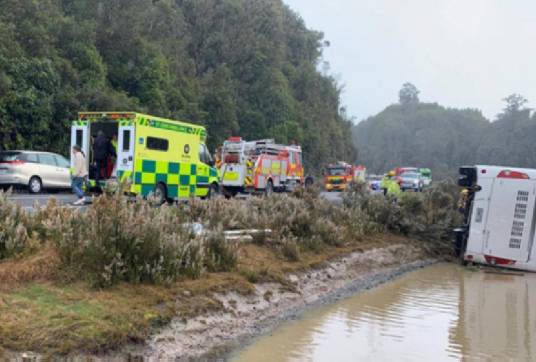 9·4新西兰巴士翻车事故