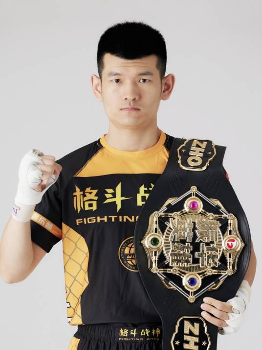 李冠君（影视武打演员/中国搏击运动员）