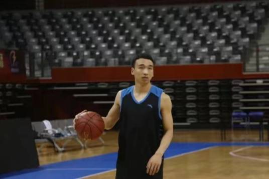 熊磊（中国篮球运动员）