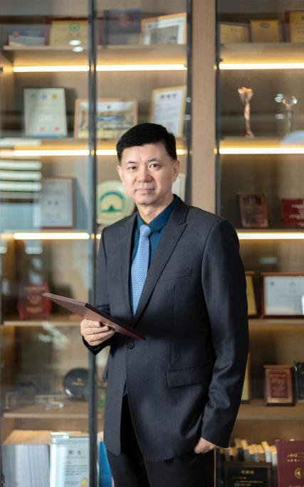 金岩（空军军医大学教授）