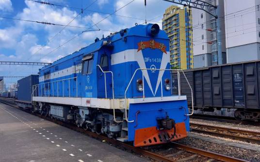 东风5型内燃机车