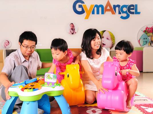 亲子游戏（父母与孩子之间以亲子情感为基础进行的活动）