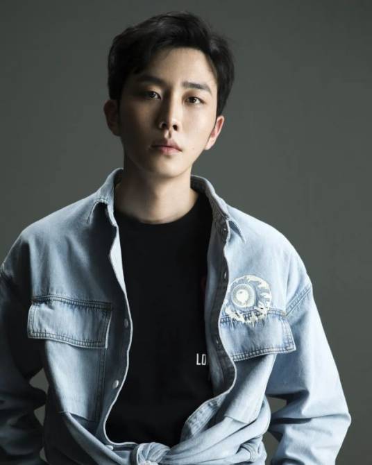 贺鹏（中国内地影视男演员）