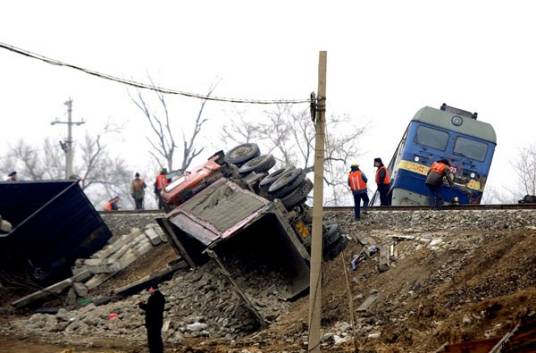 2·25天津火车脱轨事故