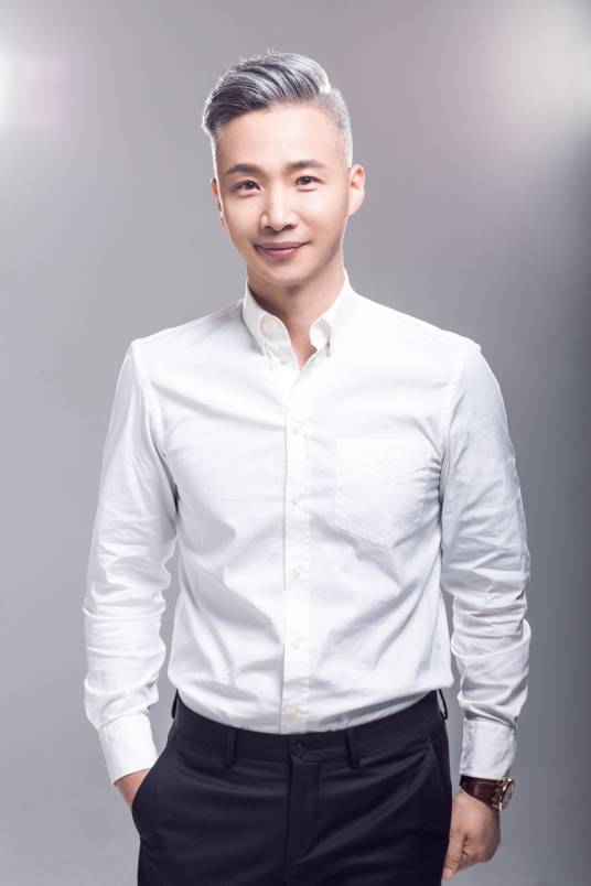 周东亮（锡剧小生、中国戏剧梅花奖得主）