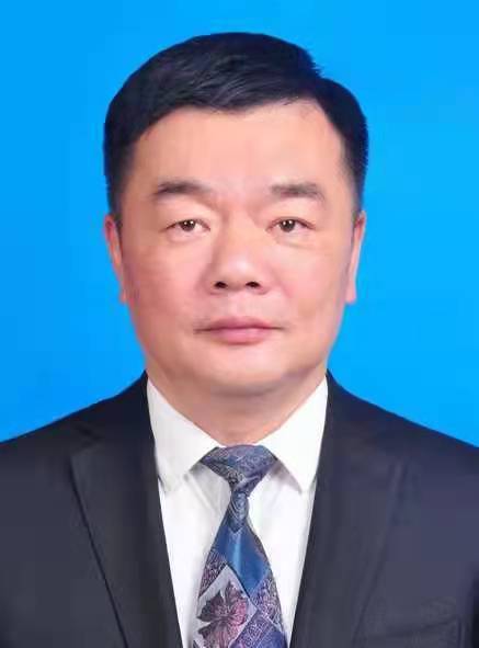 焦小平（东台市人大常委会副主任、市工商联主席）