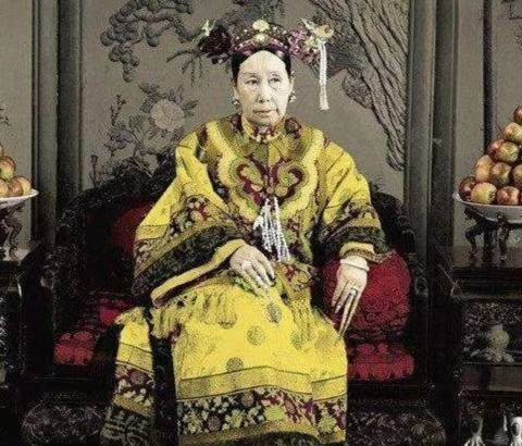 老佛爷（清朝帝王的特称）