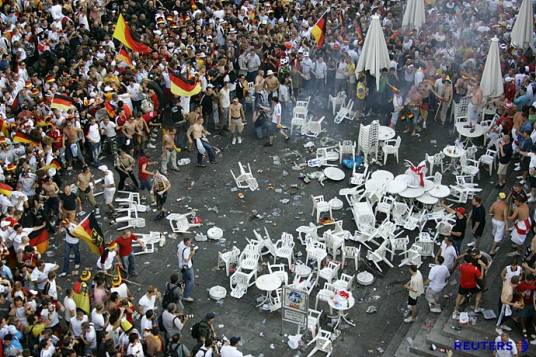 足球流氓（莱克茜·亚历山大拍摄系列电影）