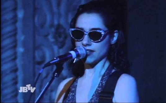 Harvey（英国女音乐家）