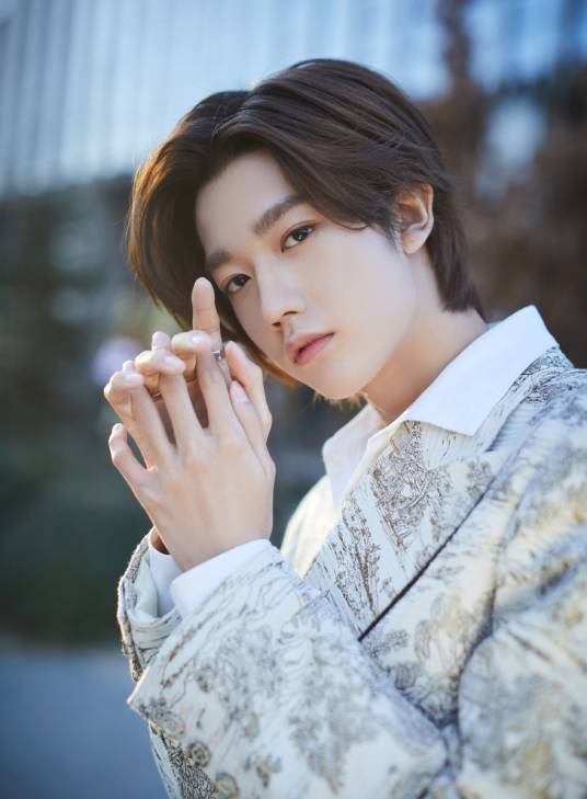 孙滢皓（中国内地男歌手、舞者）