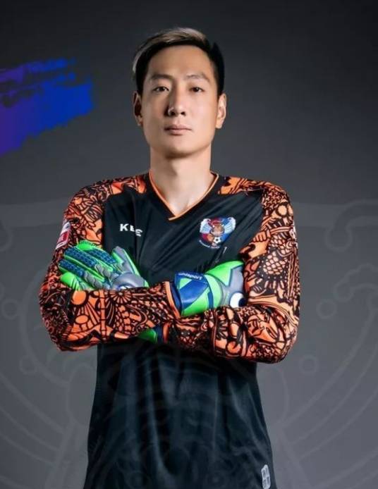 赵石（1993年3月出生的中国足球运动员）