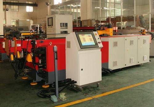 数控弯管机（管件弯曲加工的设备）