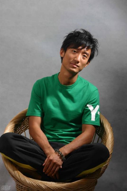 曹俊（中国传媒大学表演系教师、演员）