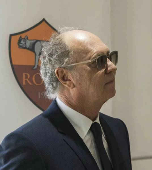 法尔考（1953年生巴西足球运动员）