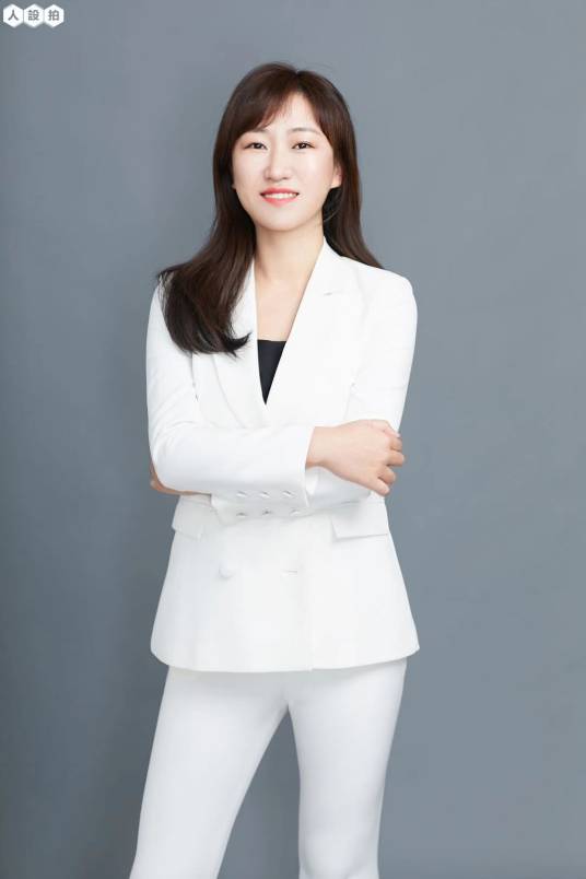 白琳（中国商报财经资深记者）