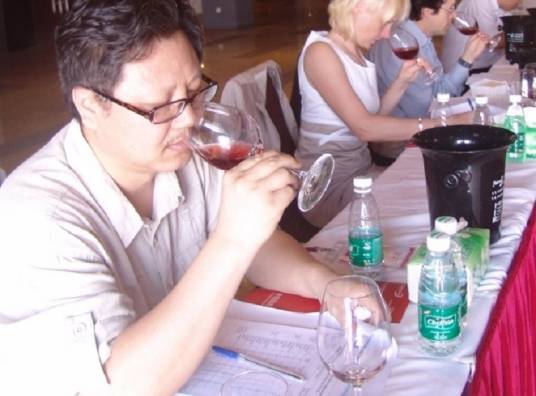 王大路（美酒作家，国际评酒会资深评委）