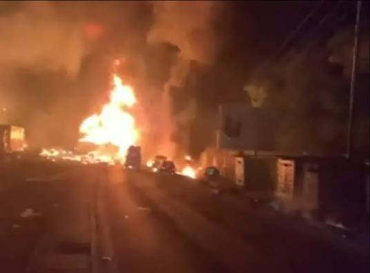 11·5塞拉利昂弗里敦市油罐车爆炸事故