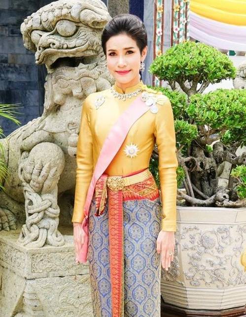 诗妮娜·披拉萨甘娅妮