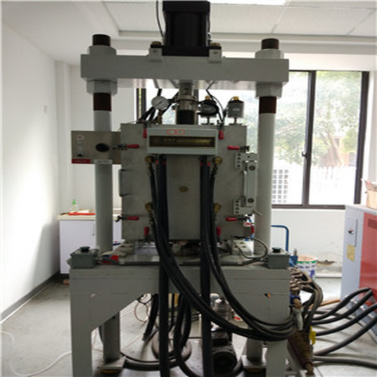 高真空热压烧结炉