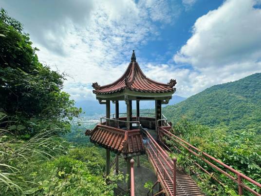 鹅仙洞自然风景区
