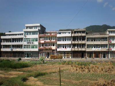 洛溪村（广东省广州市番禺区洛浦街道下辖村）