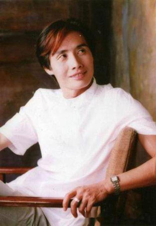 邓建国（中国出品人、制片人、广东巨星影业公司董事长）