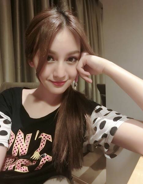 迪丽娜尔（内地女模特）