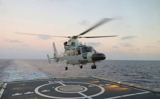 直-9舰载直升机