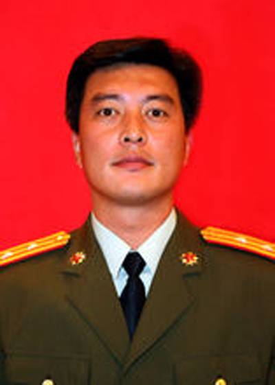 朱涛（香港和澳门政权回归交接仪式升旗手）