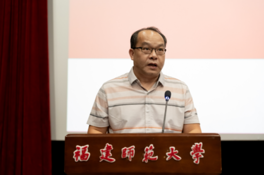 张经武（福建师范大学“闽江学者”奖励计划特聘教授、博士生导师）