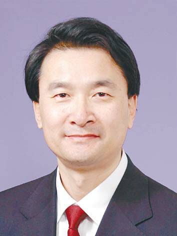 李卓然（沈阳市政协原副主席）