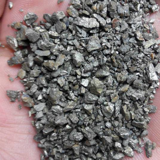 锍（金属硫化物的互溶体）