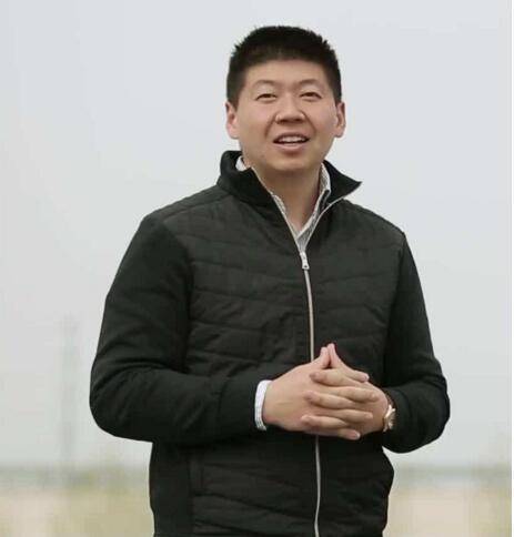 闫闯（汽车自媒体人、赛车手）