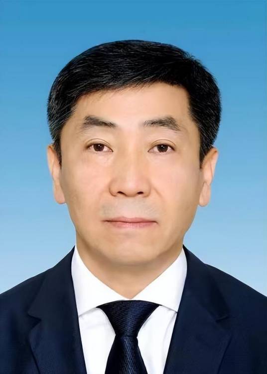 李伟（山东省人民政府副省长、省公安厅厅长）