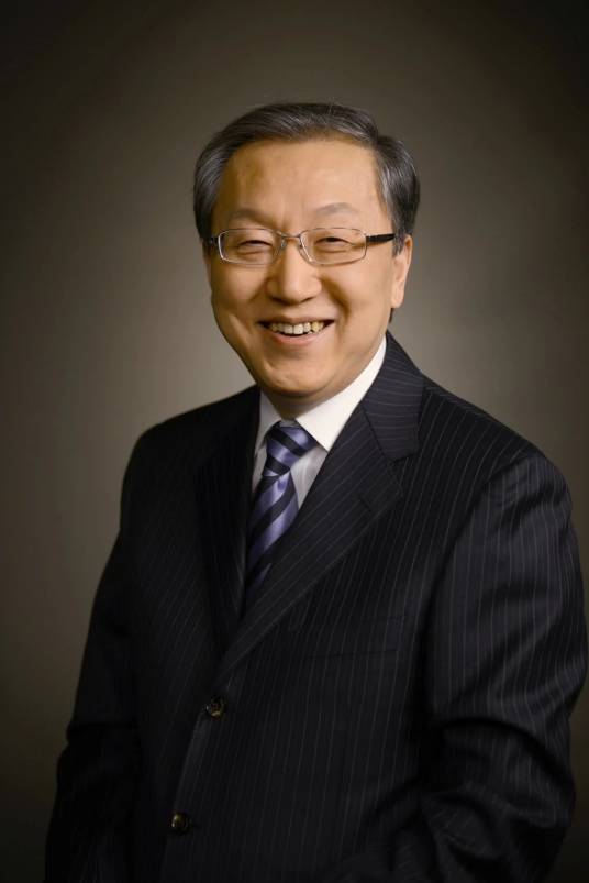 郑浩（《香港商报》高级记者，凤凰卫视评论员）