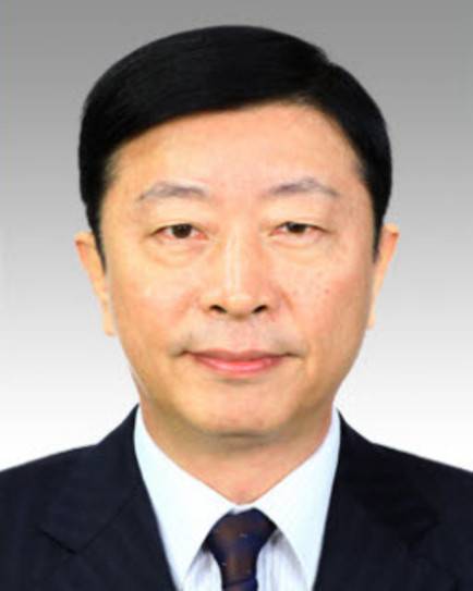 曹新平（上海市长宁区政府原党组成员、副巡视员）