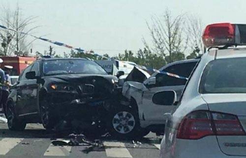 6·4鞍山市杨柳河大桥车祸事件