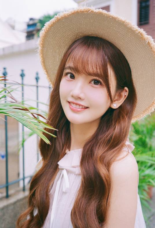 朱苓（中国内地女歌手、演员）