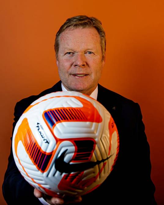 罗纳德·科曼（1963年3月出生的荷兰足球运动员、教练员）