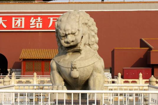 石狮（传统建筑装饰物名称）