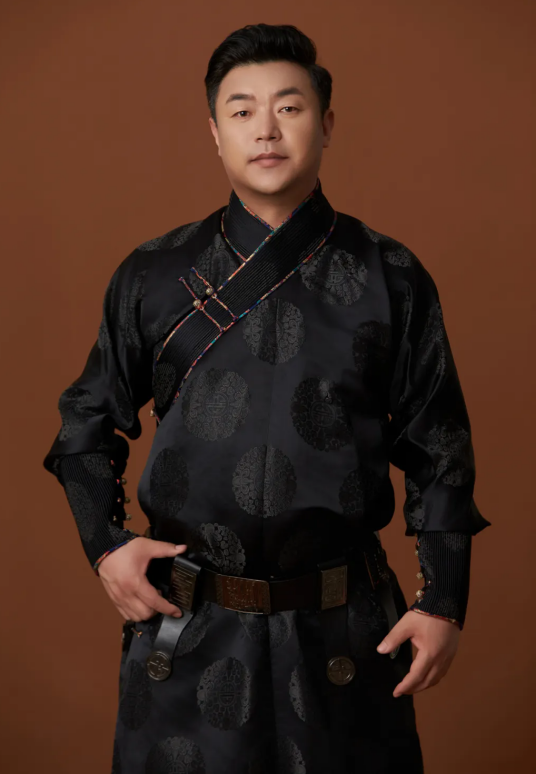 科尔沁夫（蒙古族青年歌手）