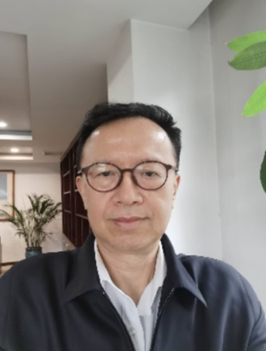 莫世康（中民控股董事会主席，执行董事）