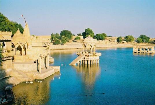 象岛（印度马哈拉施特拉邦孟买港区内的小岛）