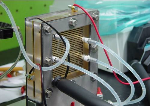 静态排水燃料电池