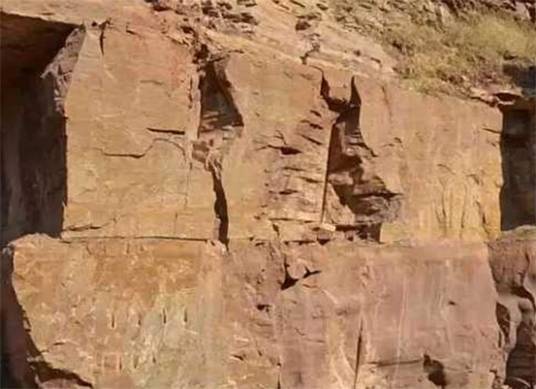 木鱼石（矿物）