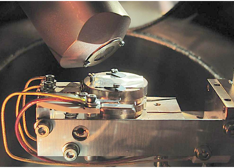 光电子技术（研究光与物质中电子的相互作用及其能量转化而形成的新技术）